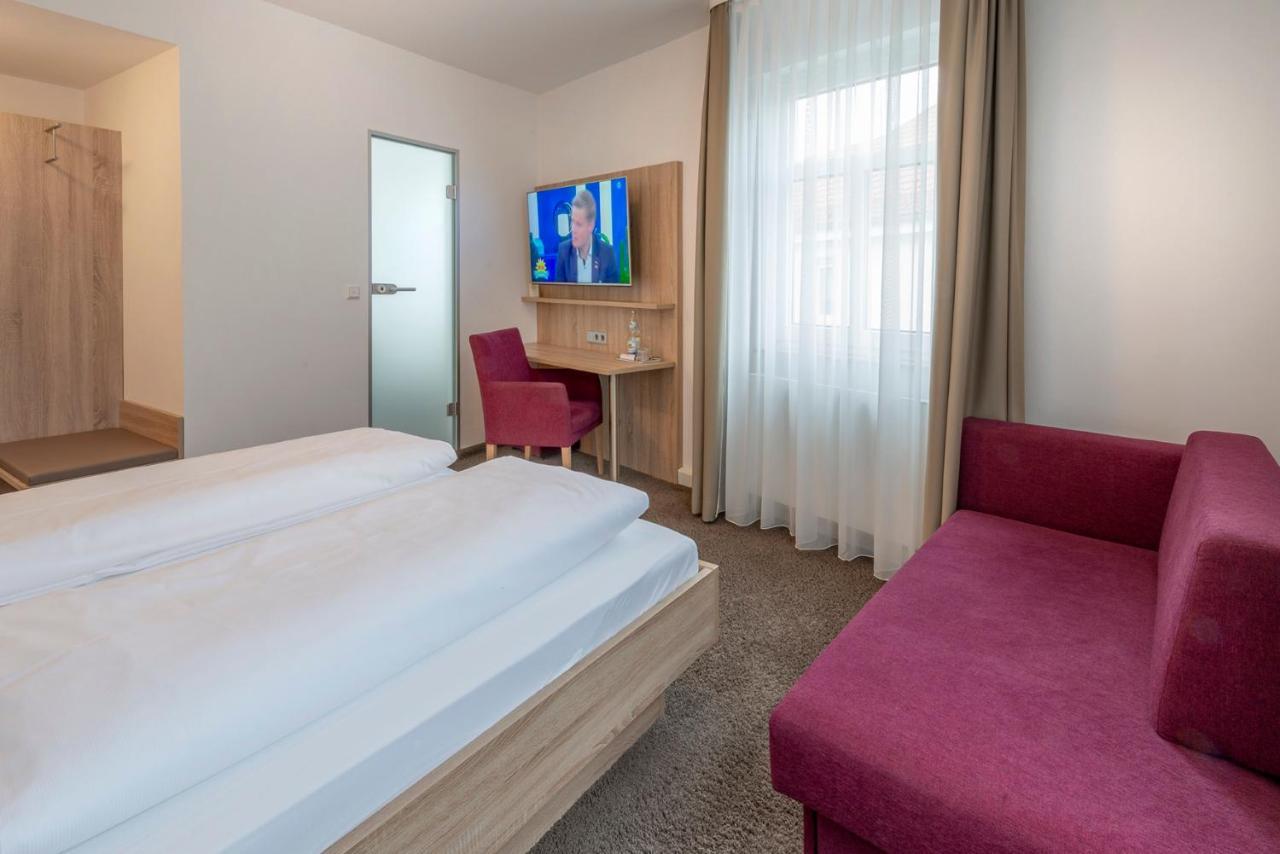 Hotel Gasthof Zum Roessle Хейльбронн Экстерьер фото