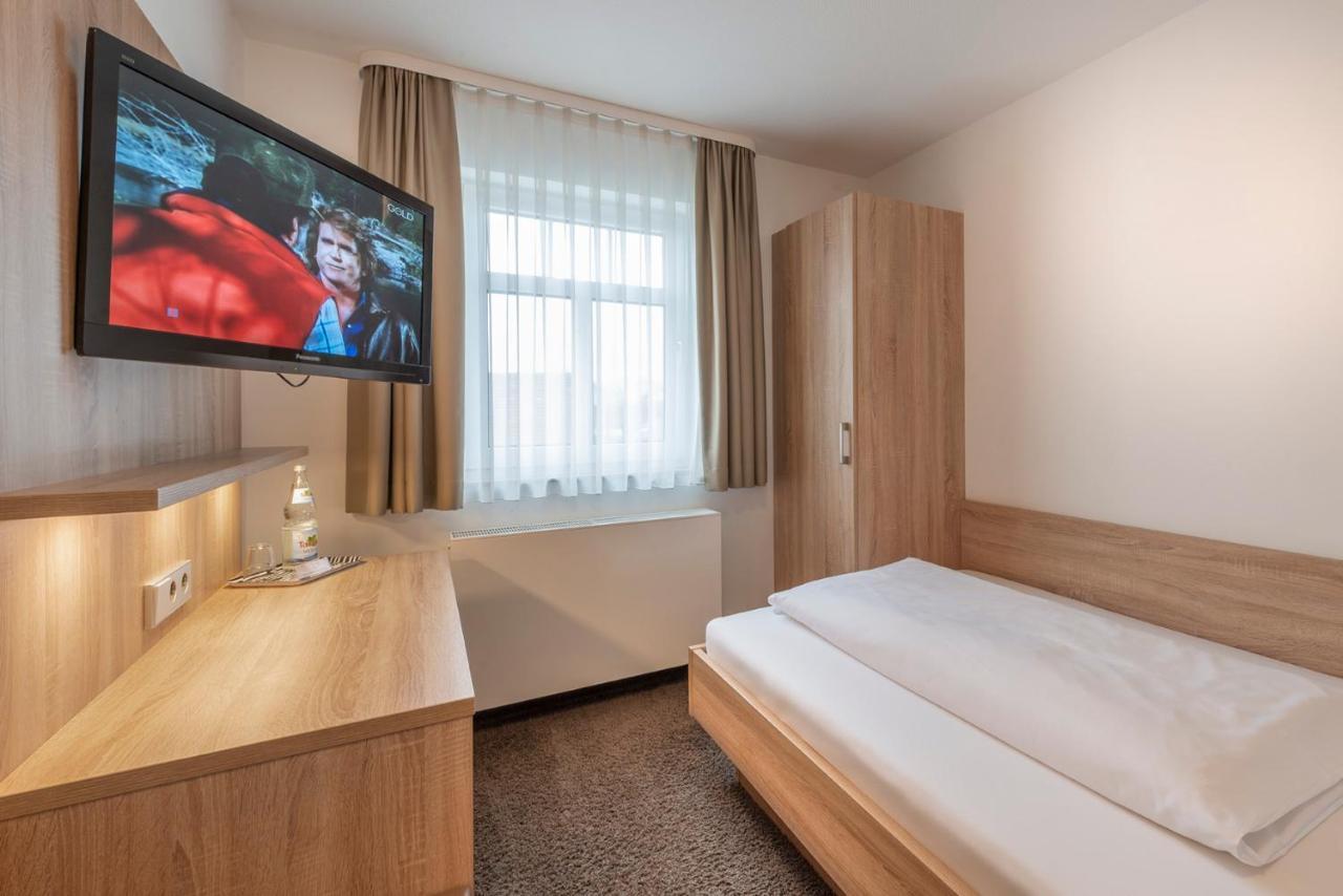 Hotel Gasthof Zum Roessle Хейльбронн Экстерьер фото