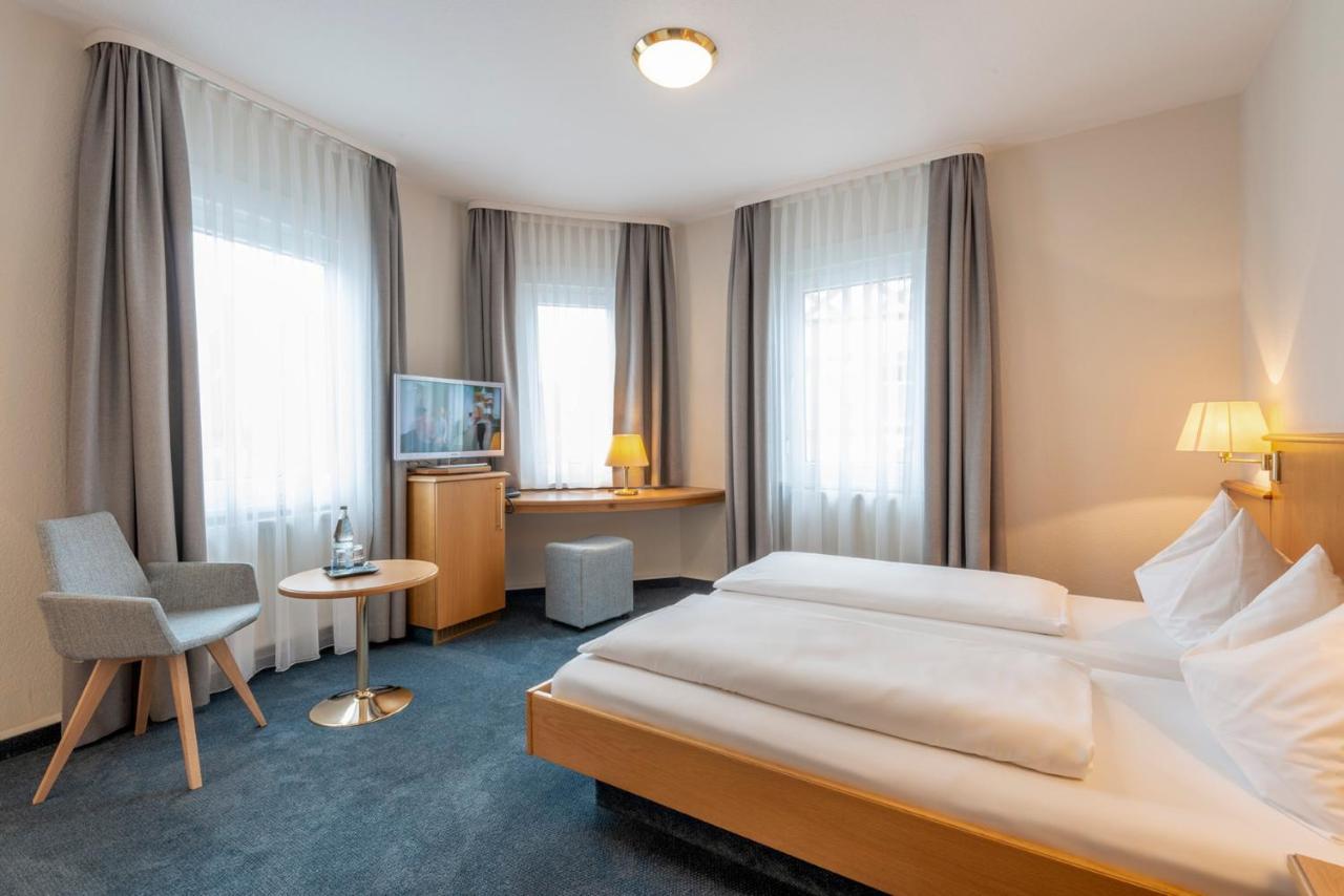 Hotel Gasthof Zum Roessle Хейльбронн Экстерьер фото