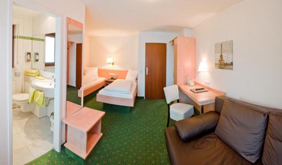 Hotel Gasthof Zum Roessle Хейльбронн Экстерьер фото